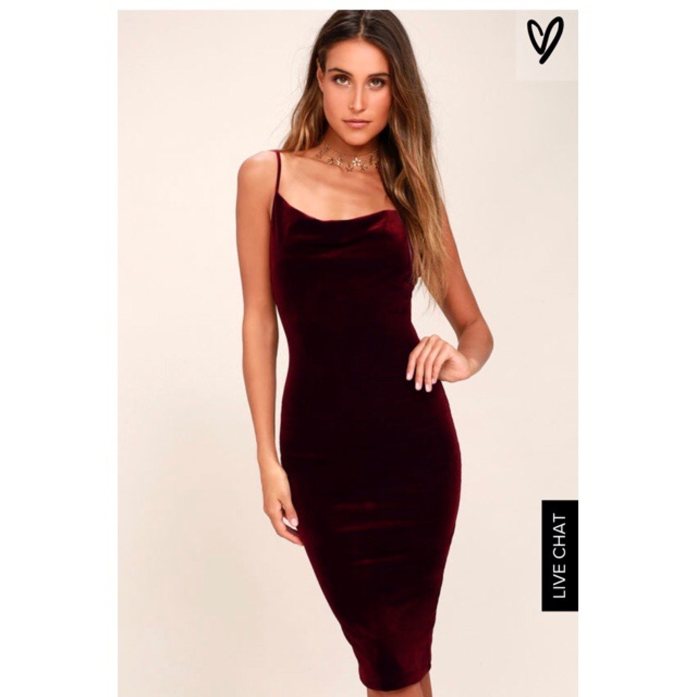 Lulu’s burgundy velvet dress